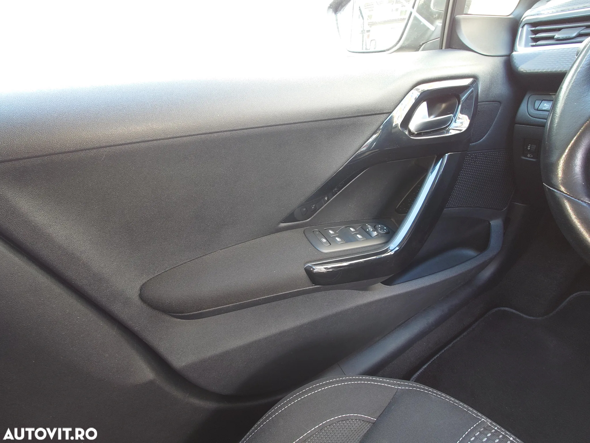 Peugeot 208 1.2 L PureTech Allure - 29