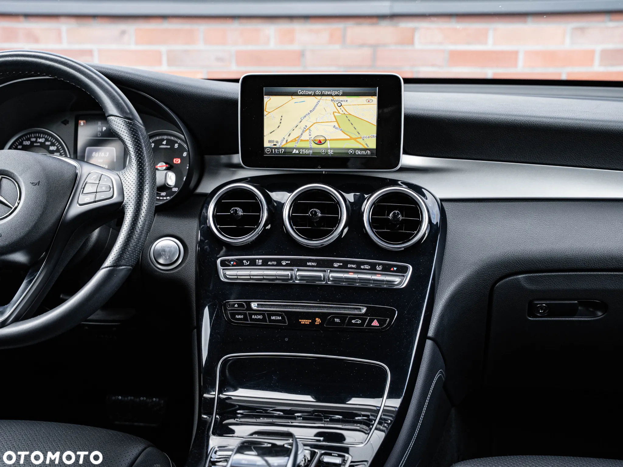 Mercedes-Benz GLC 300 Coupe 4Matic 9G-TRONIC Exclusive - 35