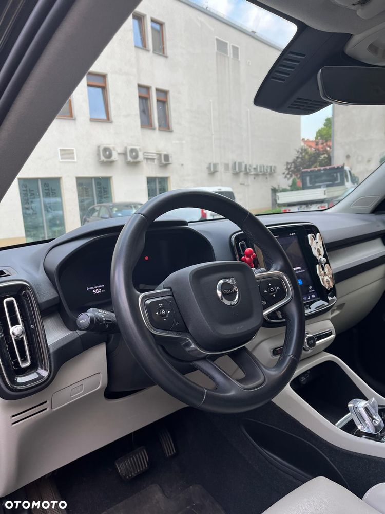 Volvo XC 40 B3 Ultra Dark - 3
