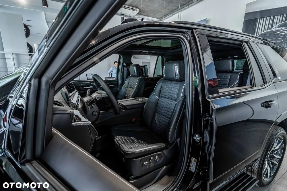 Cadillac Escalade - 19