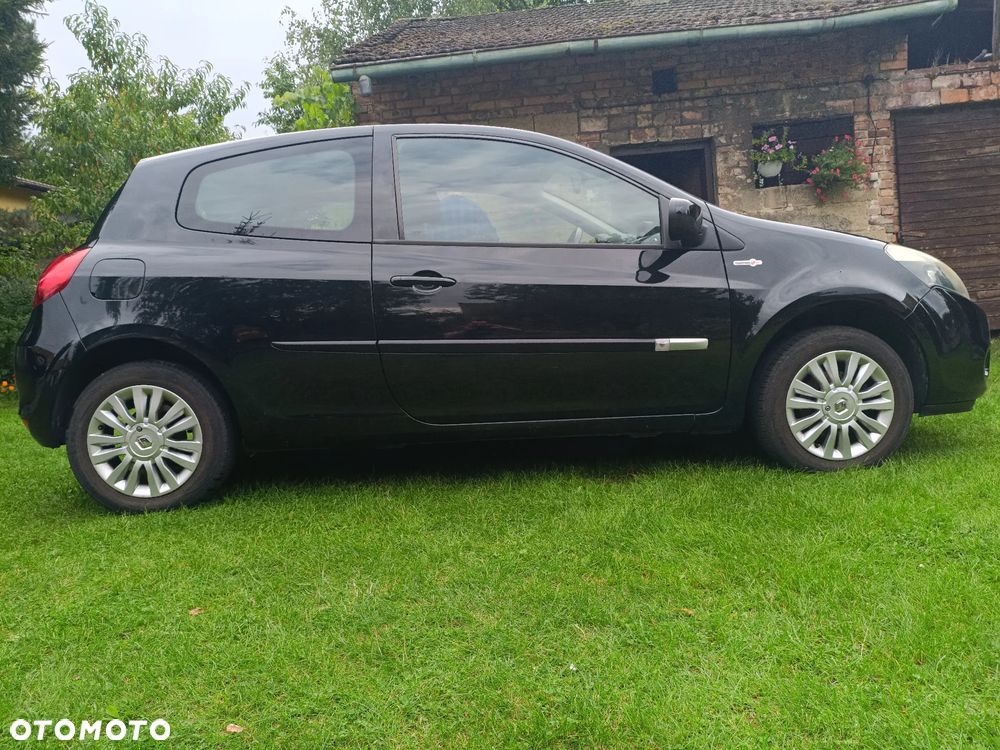 Renault Clio 1.2 16V 75 TomTom Edition - 15