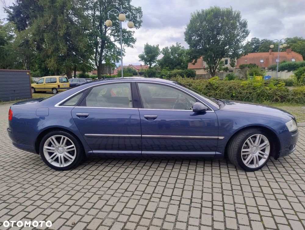 Audi A8 4.2 Quattro - 2
