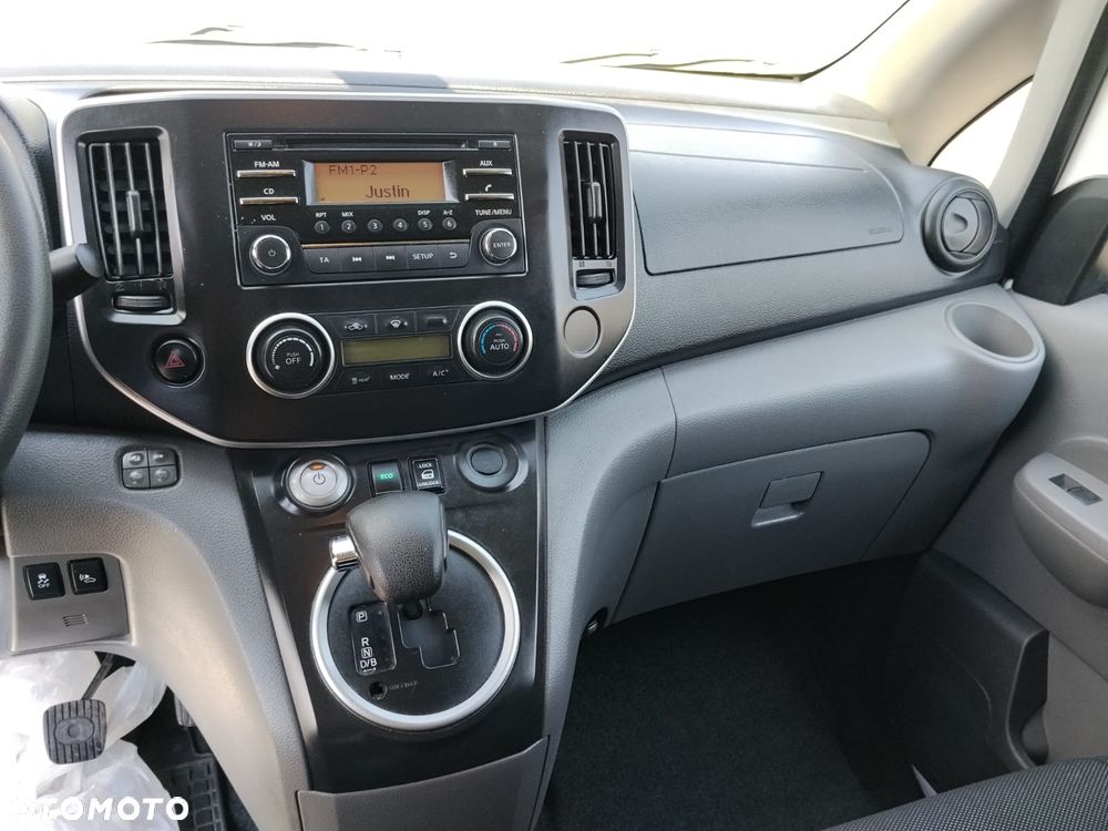 Nissan ENV 200 Maxi - 17