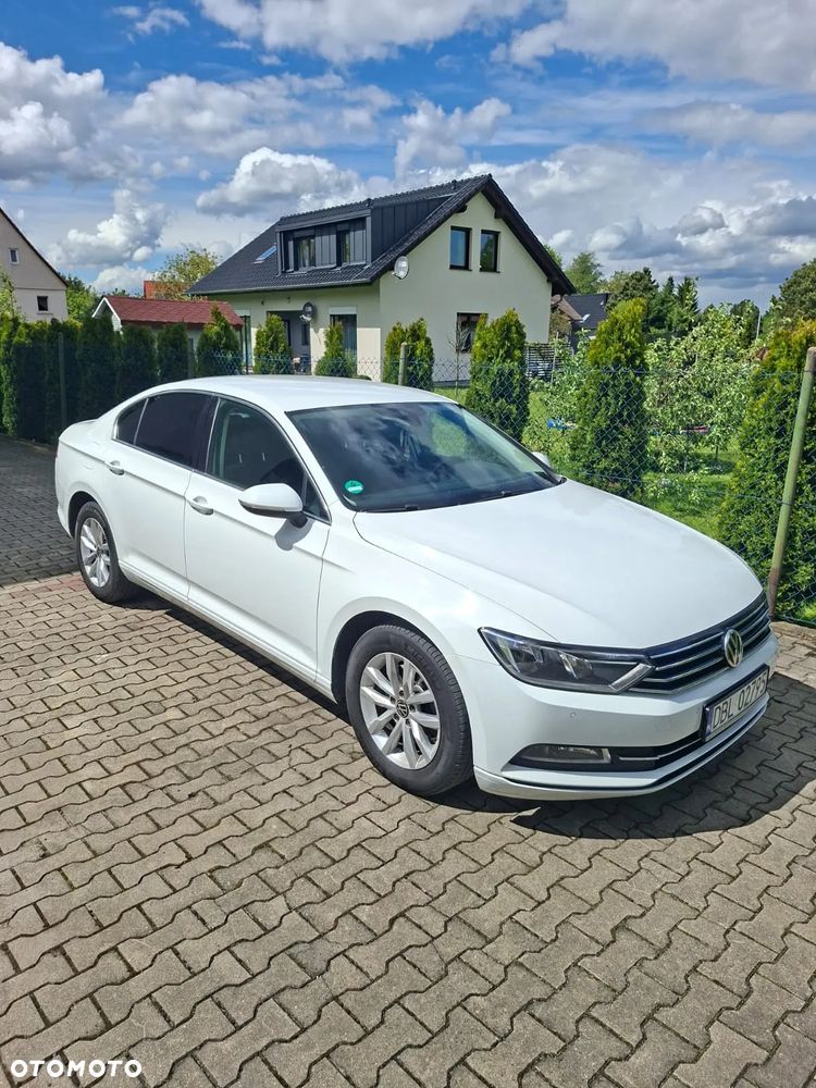 Volkswagen Passat 2.0 TDI SCR Comfortline - 1