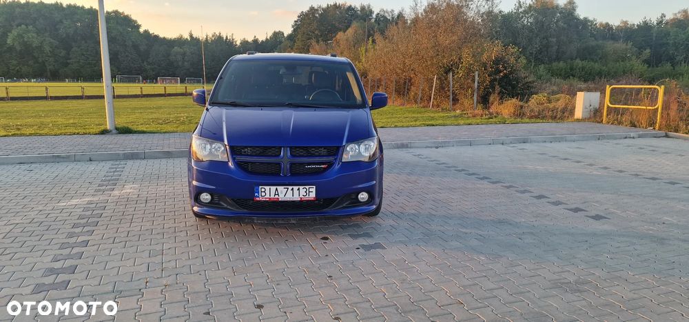 Dodge Grand Caravan - 10