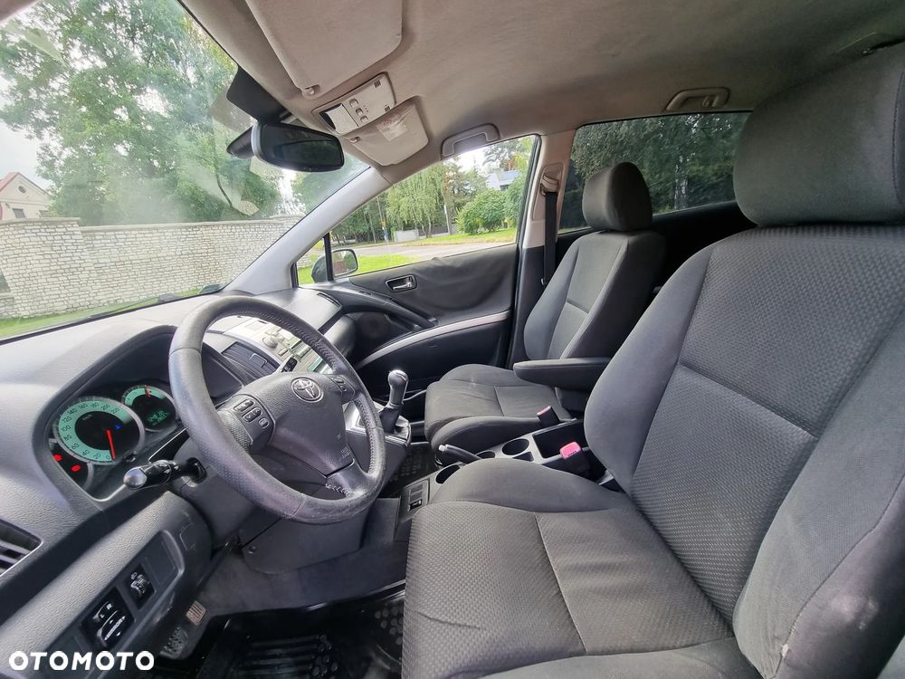 Toyota Corolla Verso 2.0 D-4D Sol - 33