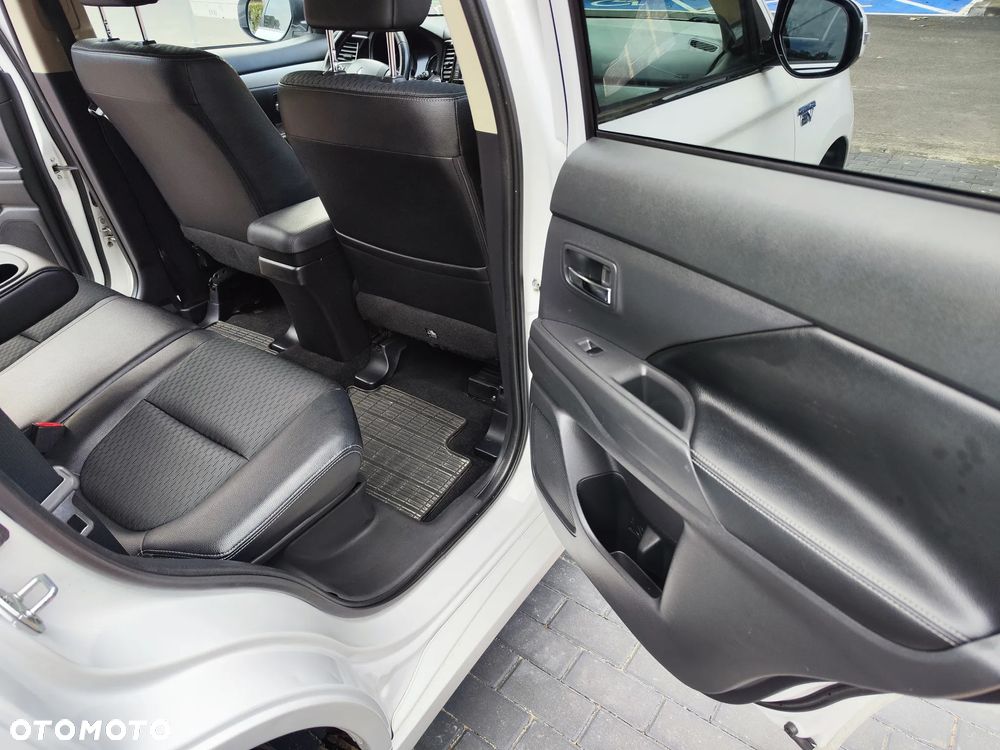 Mitsubishi Outlander 2.0 4WD - 16