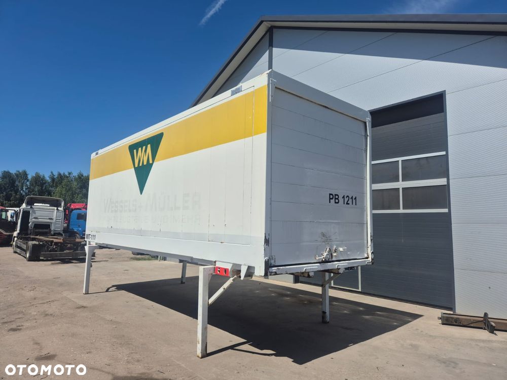 Krone Kontener BDF 7.45m 18 palet - 2