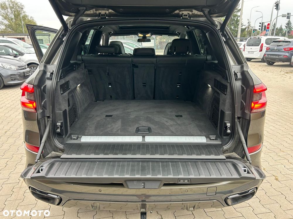 BMW X5 xDrive45e - 24