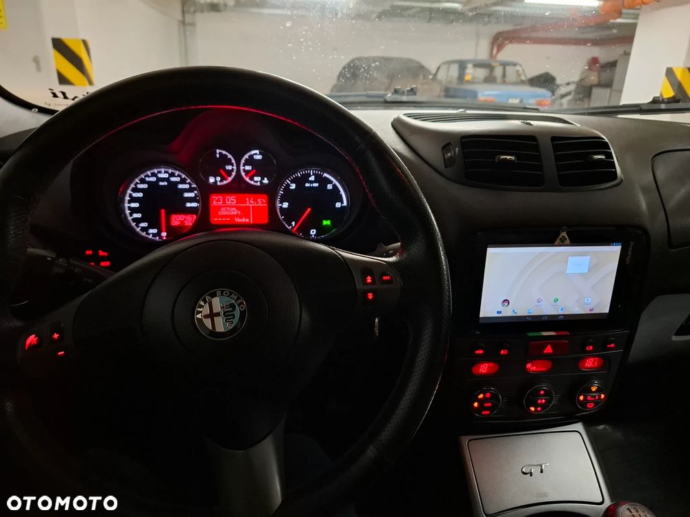 Alfa Romeo GT 1.9JTD 16V Q2 - 23