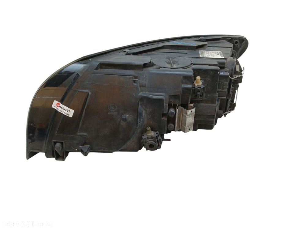 LAMPA PRAWY PRZÓD VOLVO V50 LIFT (2007-2012) 2.0 D 136KM 30763034 - 2
