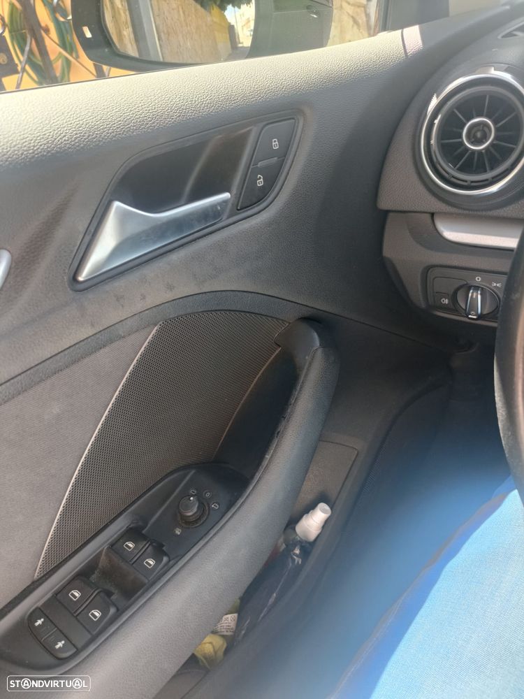 Audi A3 Sportback 1.6 TDI Attraction Ultra - 10