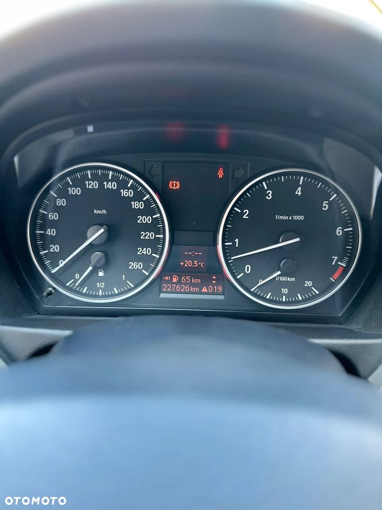 BMW Seria 3 320i - 17