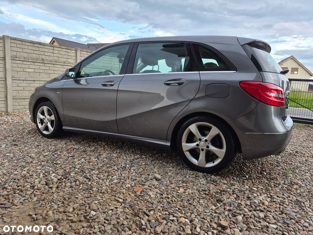 Mercedes-Benz Klasa B 180 BlueEFFICIENCY Edition Style - 6