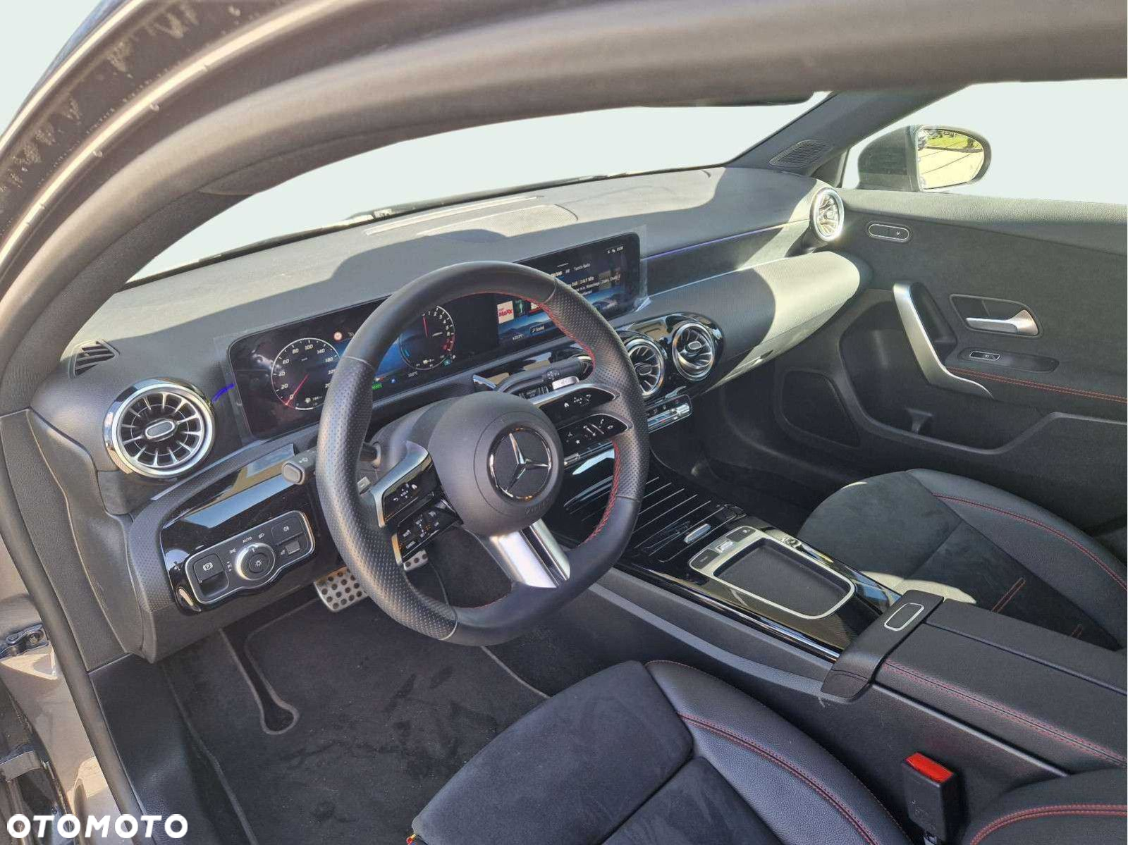 Mercedes-Benz Klasa A 250 e PHEV AMG Line 8G-DCT - 10