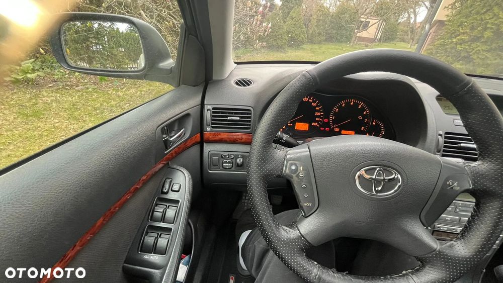 Toyota Avensis 1.8 VVT-i Luna - 7