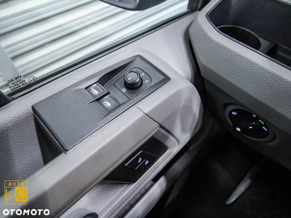 Volkswagen CRAFTER BRYGADÓWKA 7 OSÓB - 22