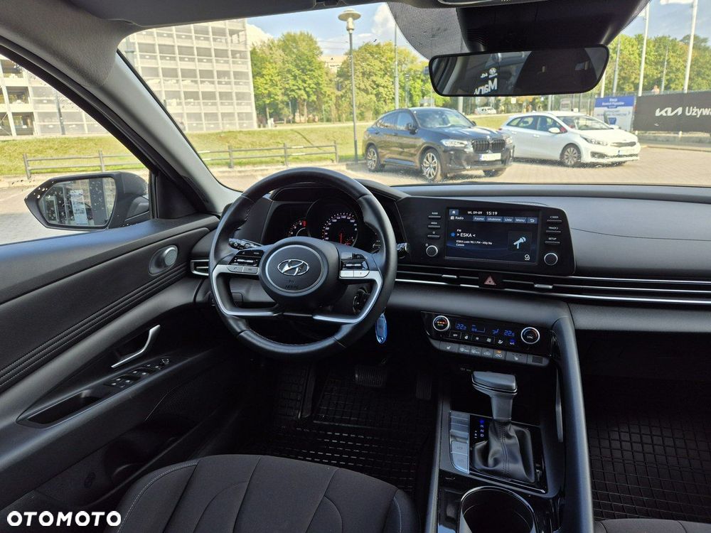 Hyundai Elantra - 15