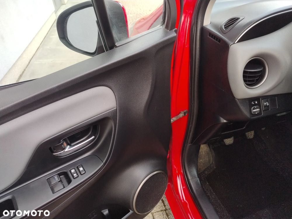 Toyota Yaris 1.4 D-4D Executive - 17