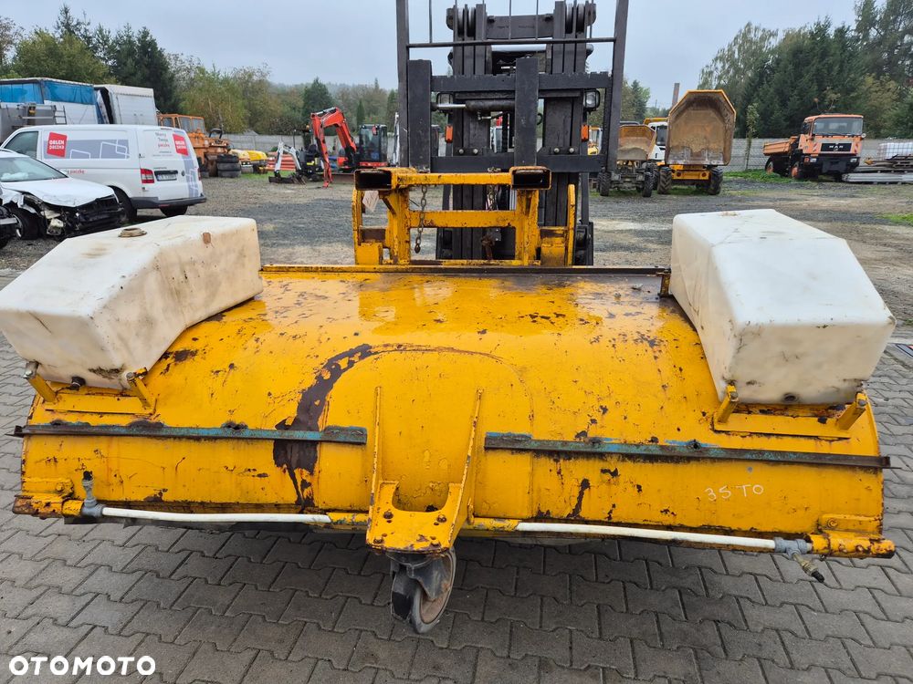 JCB JCB 500 Zamiatarka ładowarka teleskopowa - 2