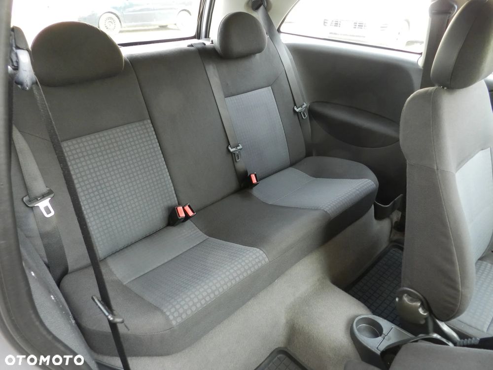 Opel Corsa 1.2 16V Cosmo - 8