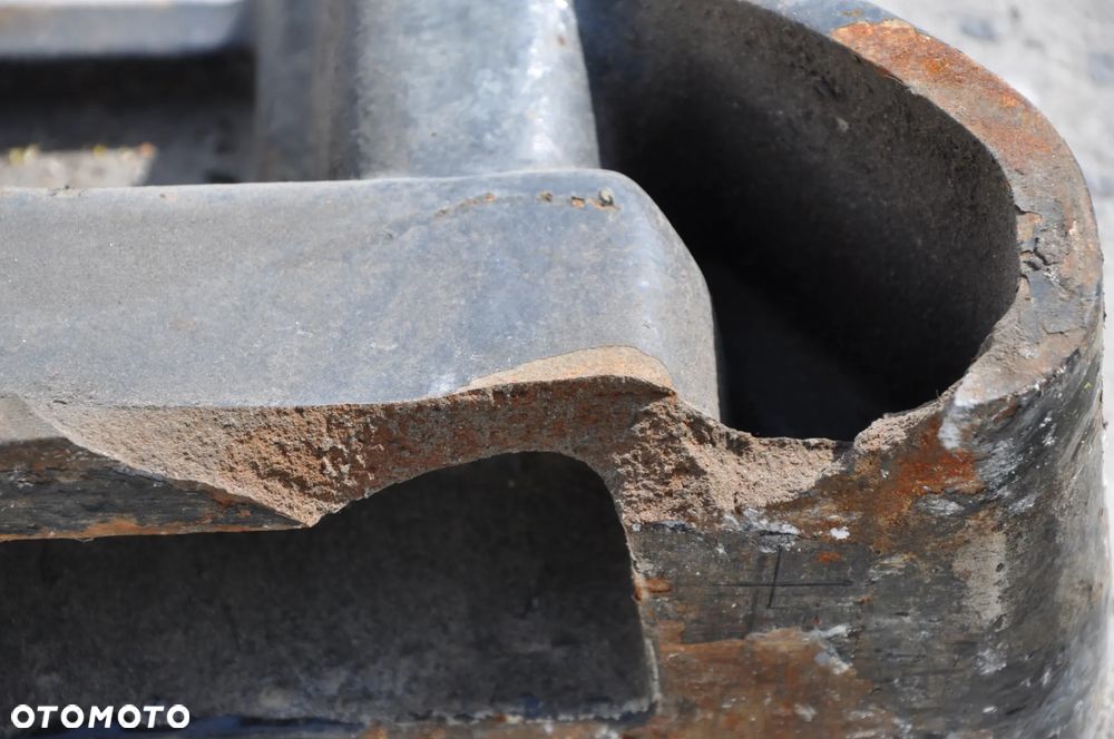 WIESZAK OBCIĄŻNIKÓW MASSEY FERGUSON 7480 6480 6485 - 4