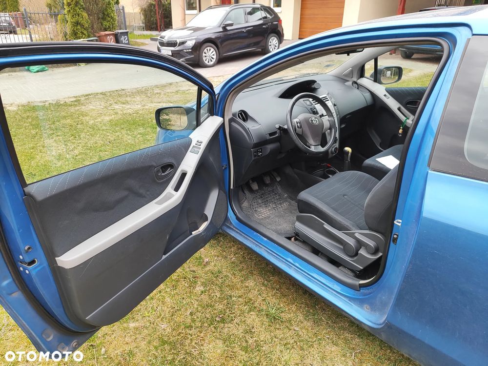 Toyota Yaris 1.3 VVT-i Cool - 4