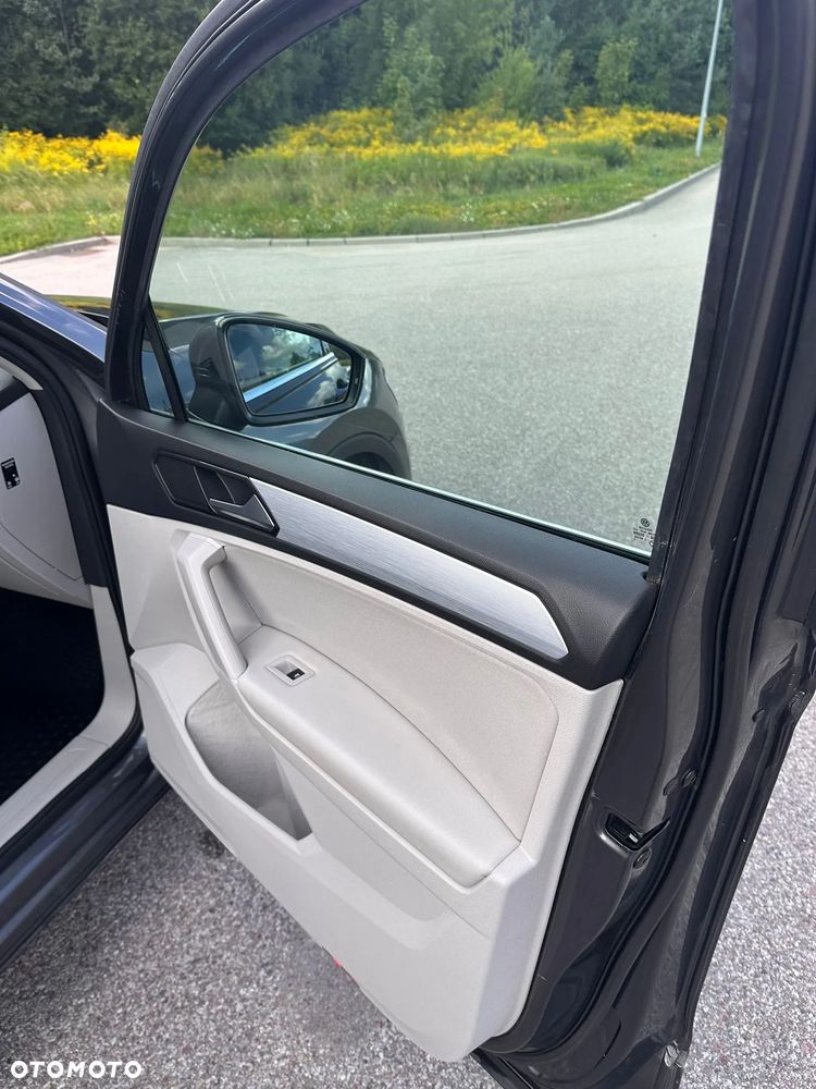 Volkswagen Tiguan - 26