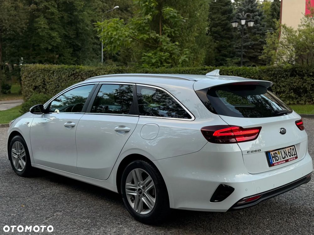 Kia Ceed - 24
