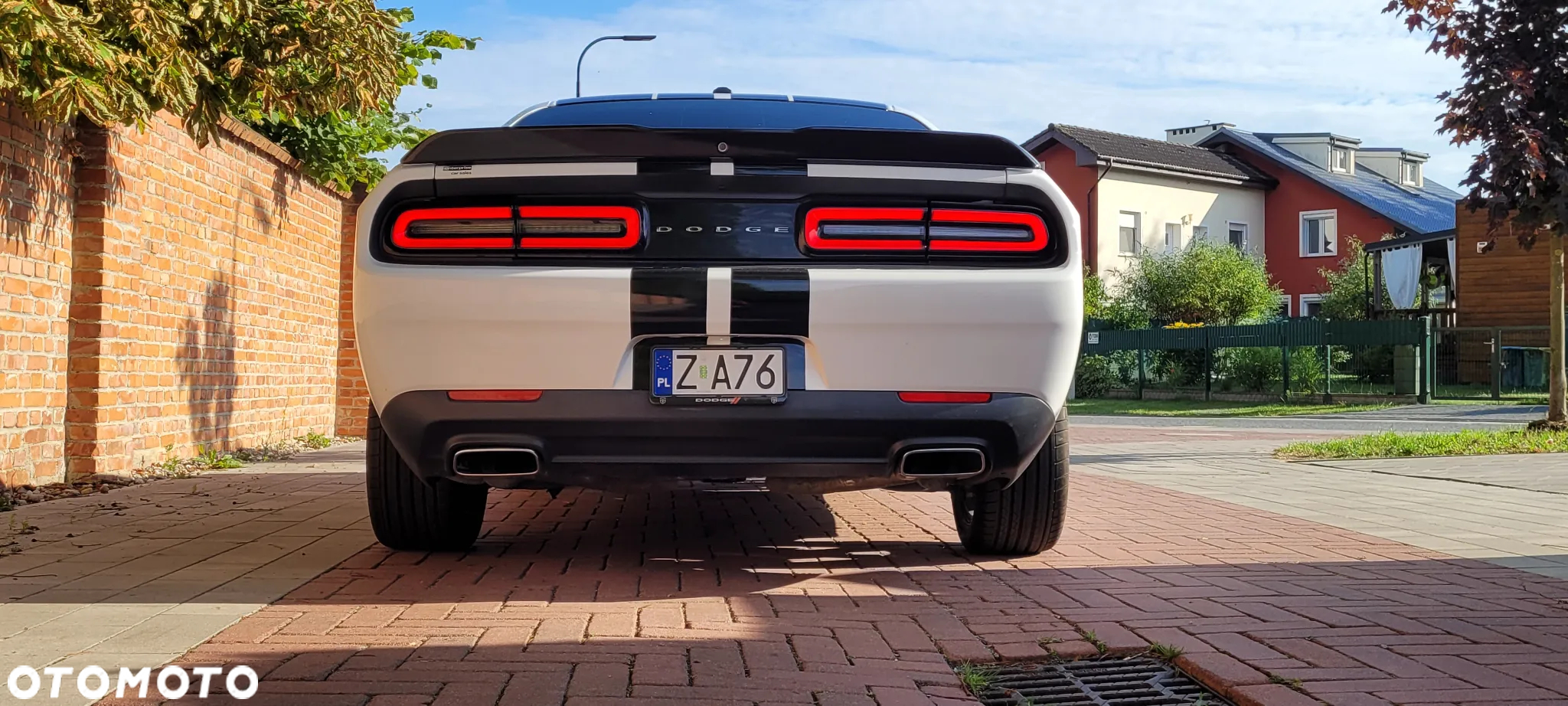 Dodge Challenger - 25