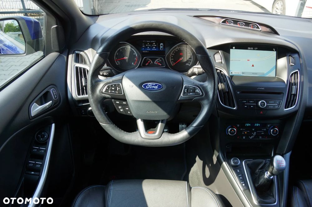 Ford Focus ST - 12