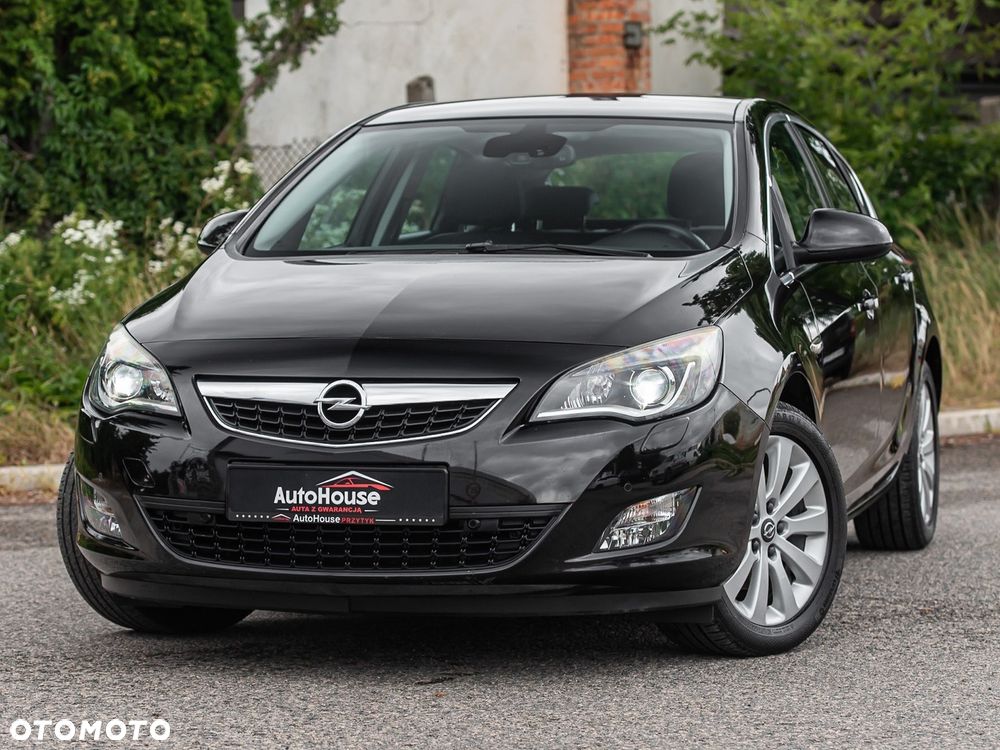 Opel Astra 1.6 Turbo Cosmo - 4