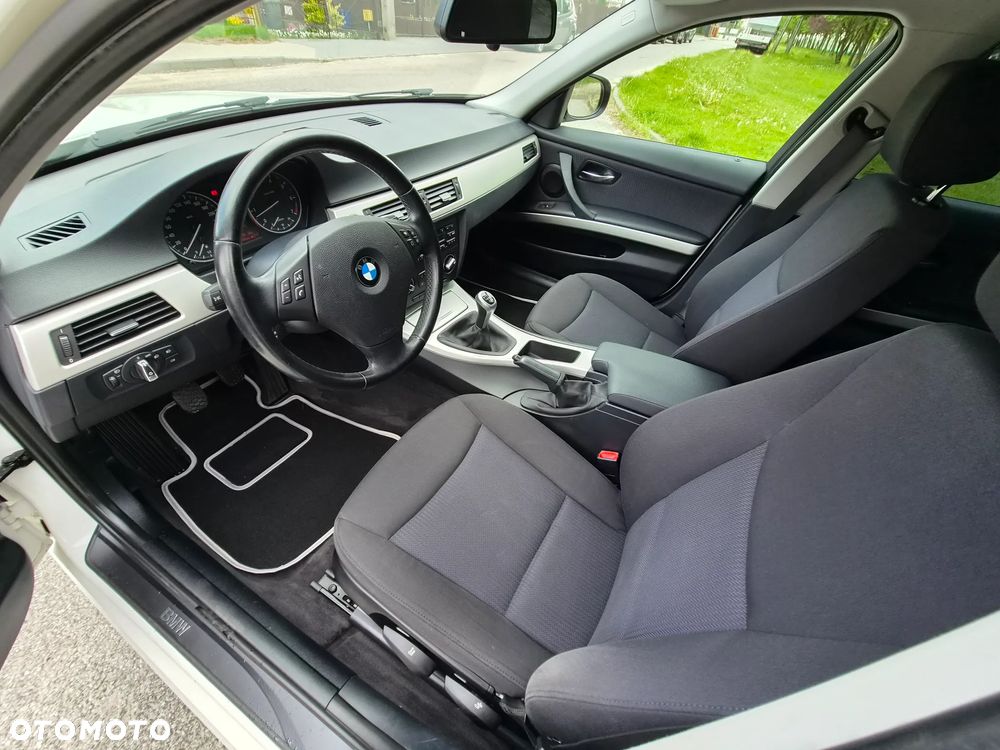BMW Seria 3 - 22