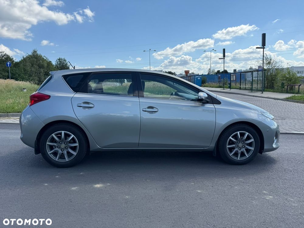 Toyota Auris - 11