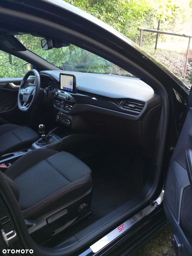 Ford Focus 1.0 EcoBoost ST-Line - 12