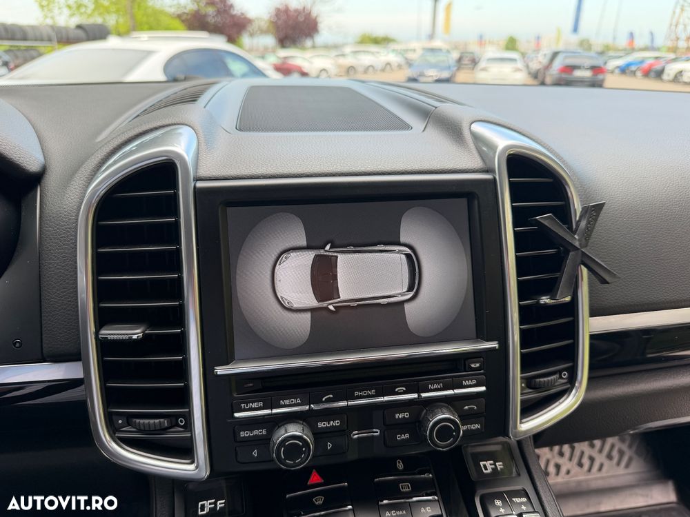 Porsche Cayenne Platinum Edition - 14