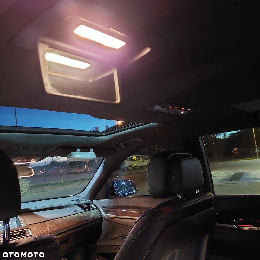 BMW Seria 7 740Li - 40