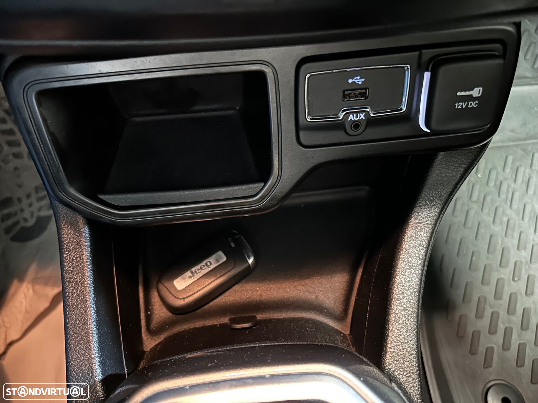 Jeep Renegade 1.0 T Limited - 31