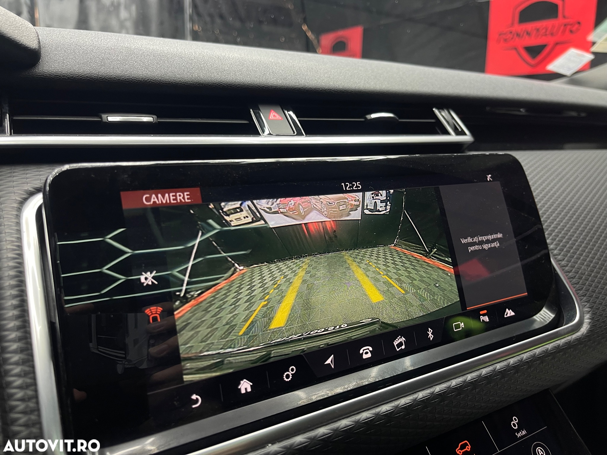 Land Rover Range Rover Velar 2.0 R-Dynamic S - 23