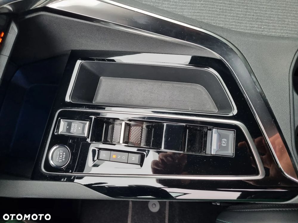 Peugeot 3008 1.2 PureTech Allure S&S EAT6 - 31