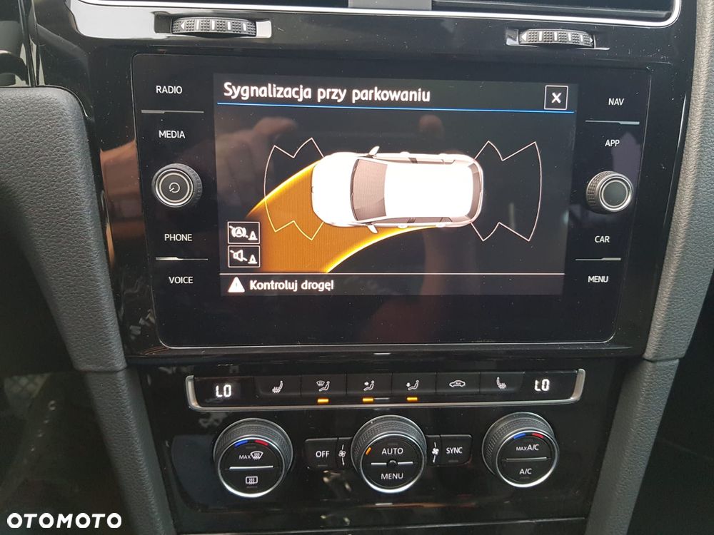 Volkswagen Golf - 10