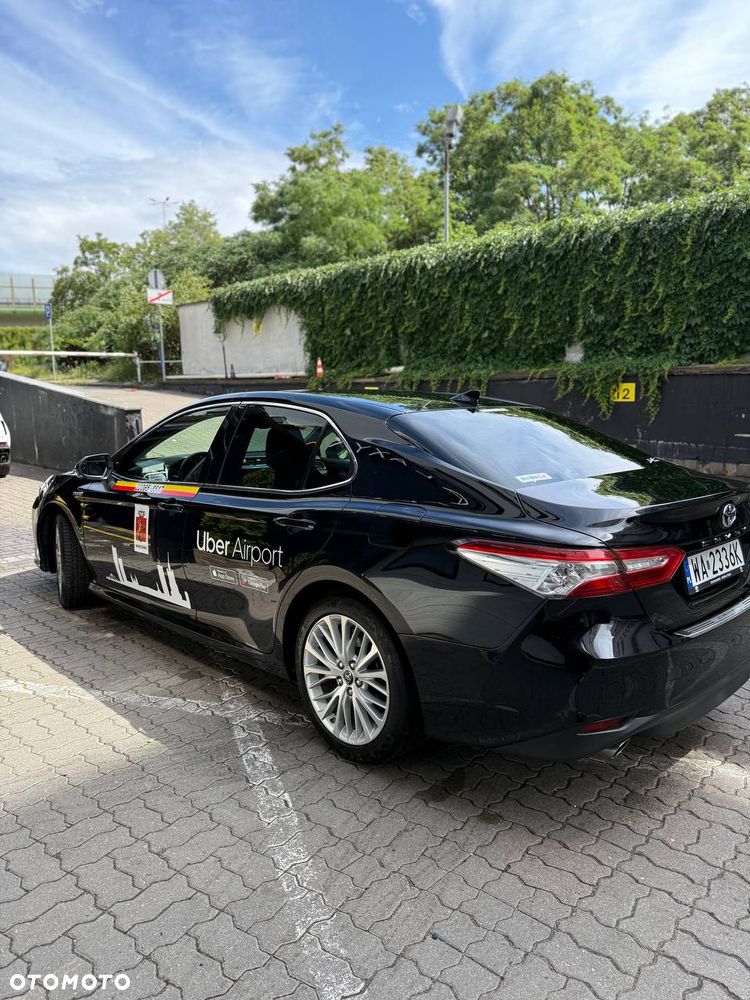 Toyota Camry Executive - 18
