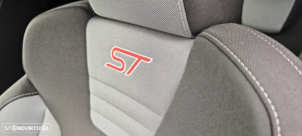 Ford Fiesta 1.6 T ST - 40