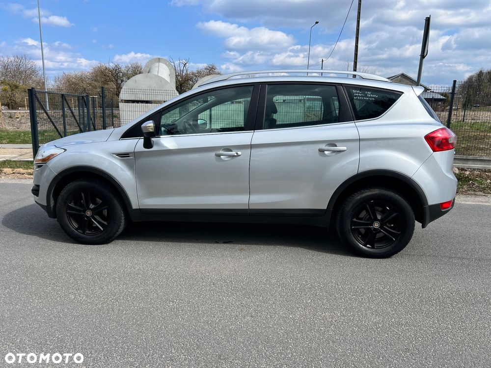 Ford Kuga 2.0 TDCi 2x4 Titanium - 13