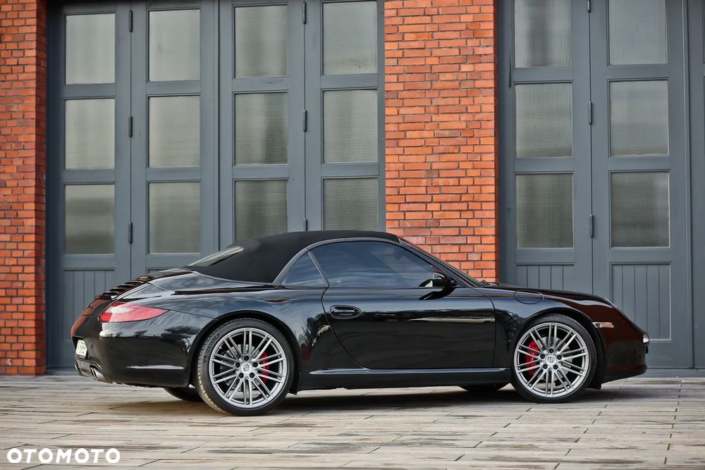 Porsche 911 Carrera S - 2