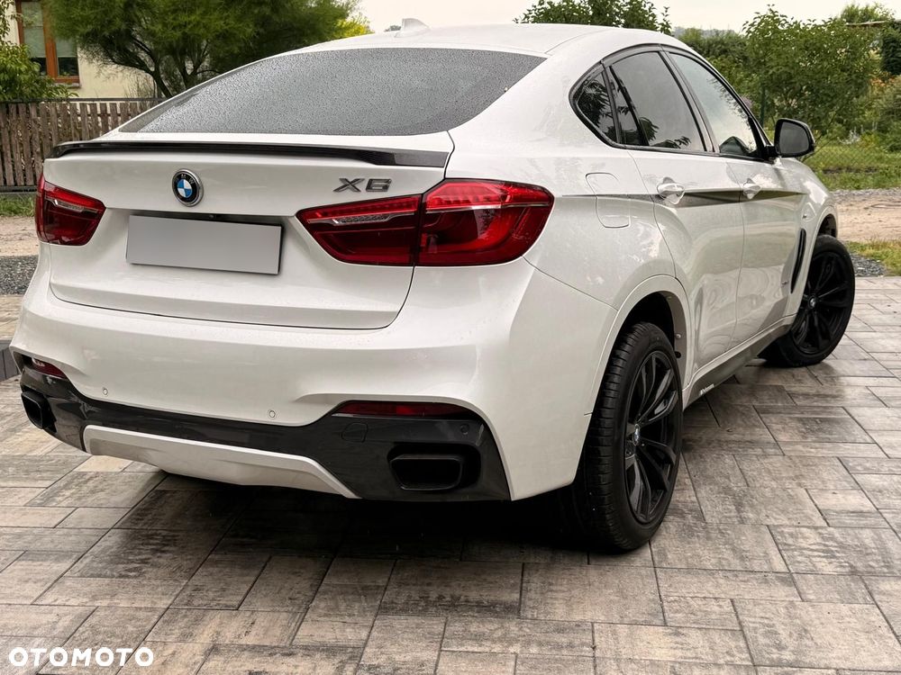 BMW X6 xDrive50i M Sport - 2