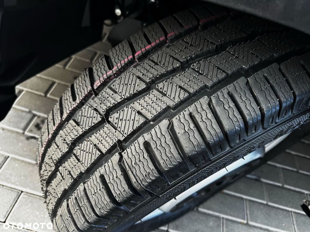 Iveco DAILY 35S14 FURGON CHŁODNIA  0*C ZASILANIE 230V NAWIGACJA AUTOMAT  KLIMATYZACJA  140KM - 29