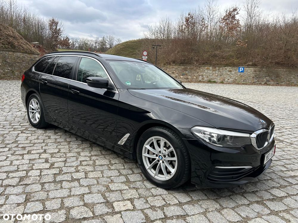 BMW Seria 5 530d xDrive Sport Line - 2