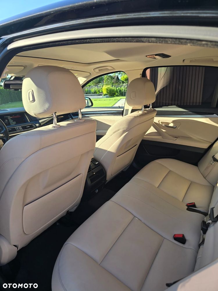 BMW Seria 5 525d xDrive - 5