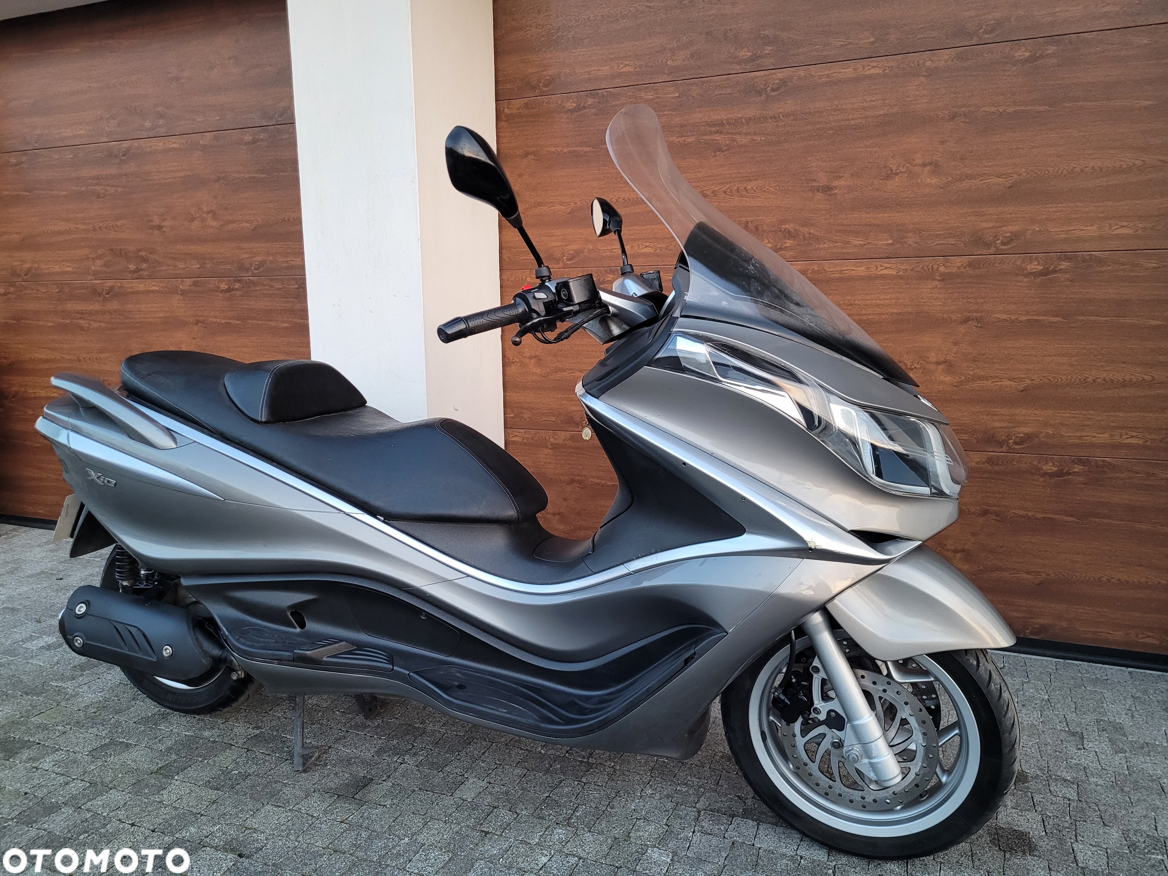 Piaggio X10 - 1